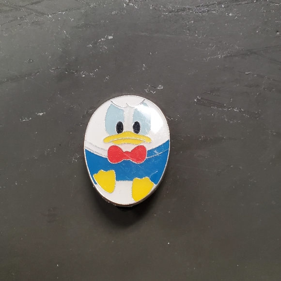 Easter Egg Donald Duck Pin